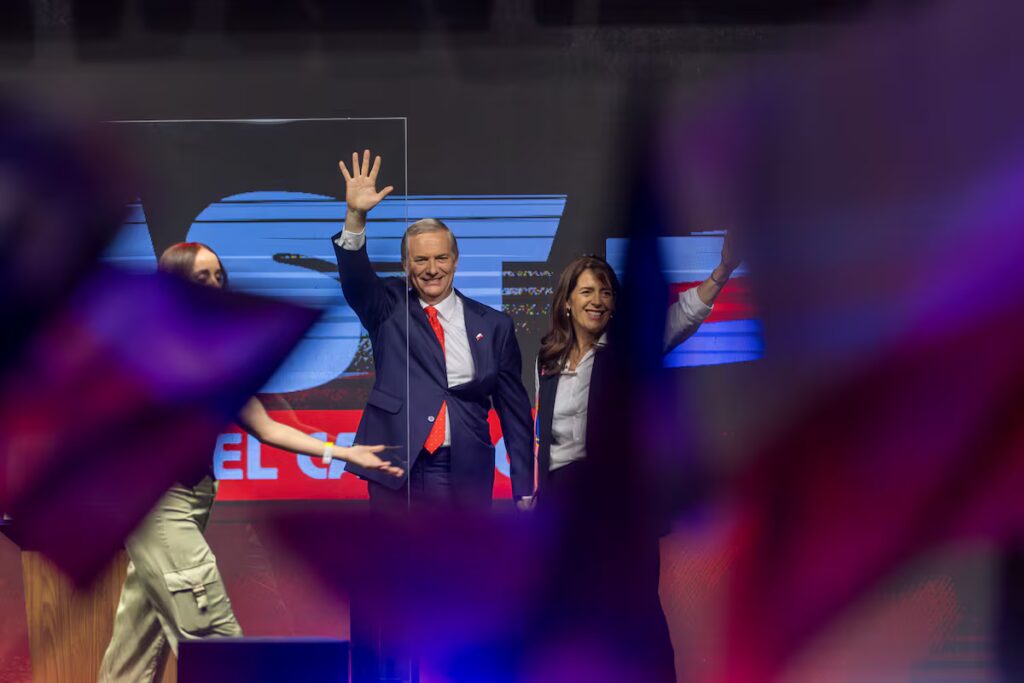 Kast en Chile: ¿Gobernará como Meloni, Bolsonaro o Milei?