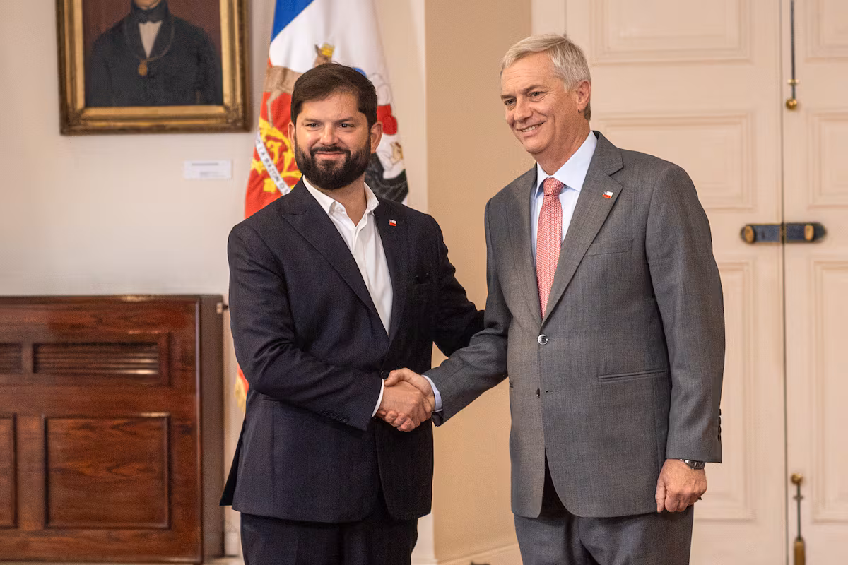 Kast se reúne con Boric en La Moneda para hablar de unidad nacional