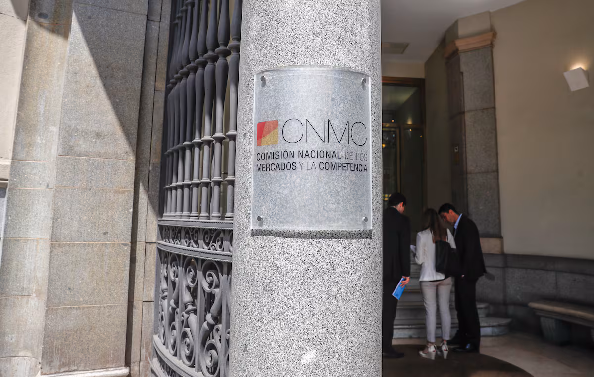 La CNMC destituye al subdirector de Regulación en disputa sobre retribución de redes