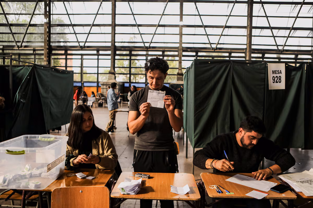 Resultados Elecciones Presidenciales Chile 2025: Kast Lidera con 20 Puntos sobre Jara