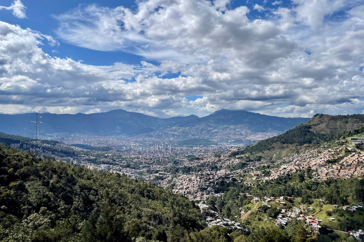 Senderismo: clave para la protección de cerros y humedales en Bogotá