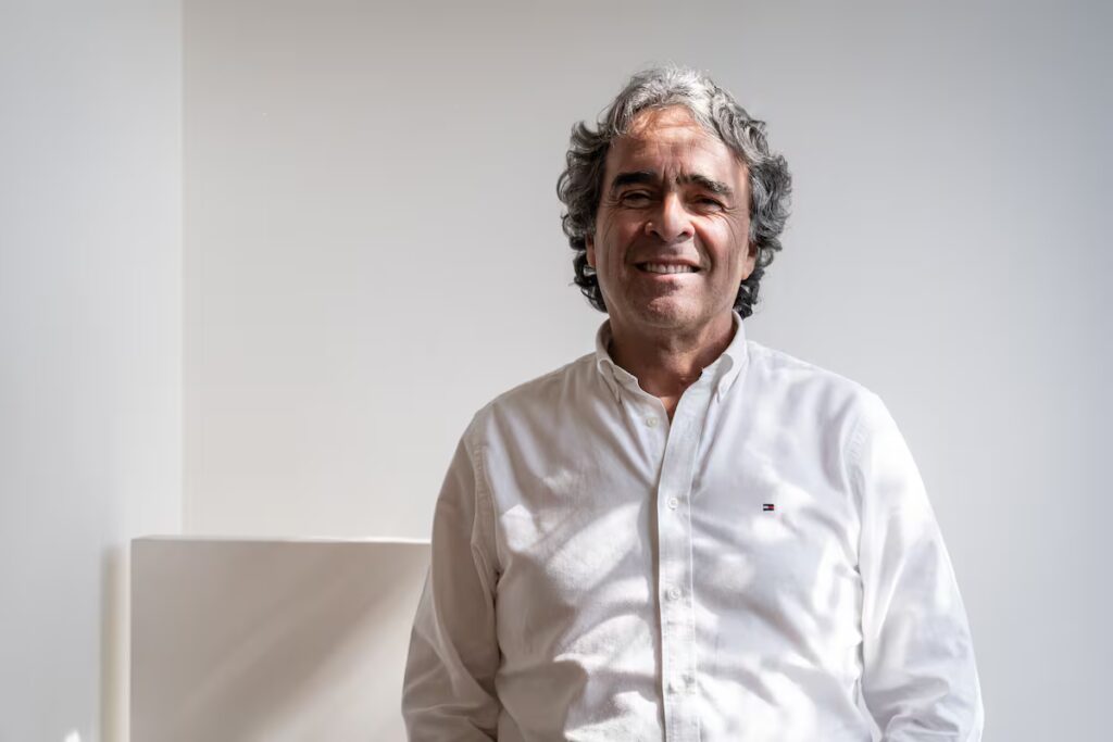 Sergio Fajardo se retira de consulta con aspirantes presidenciales en Colombia