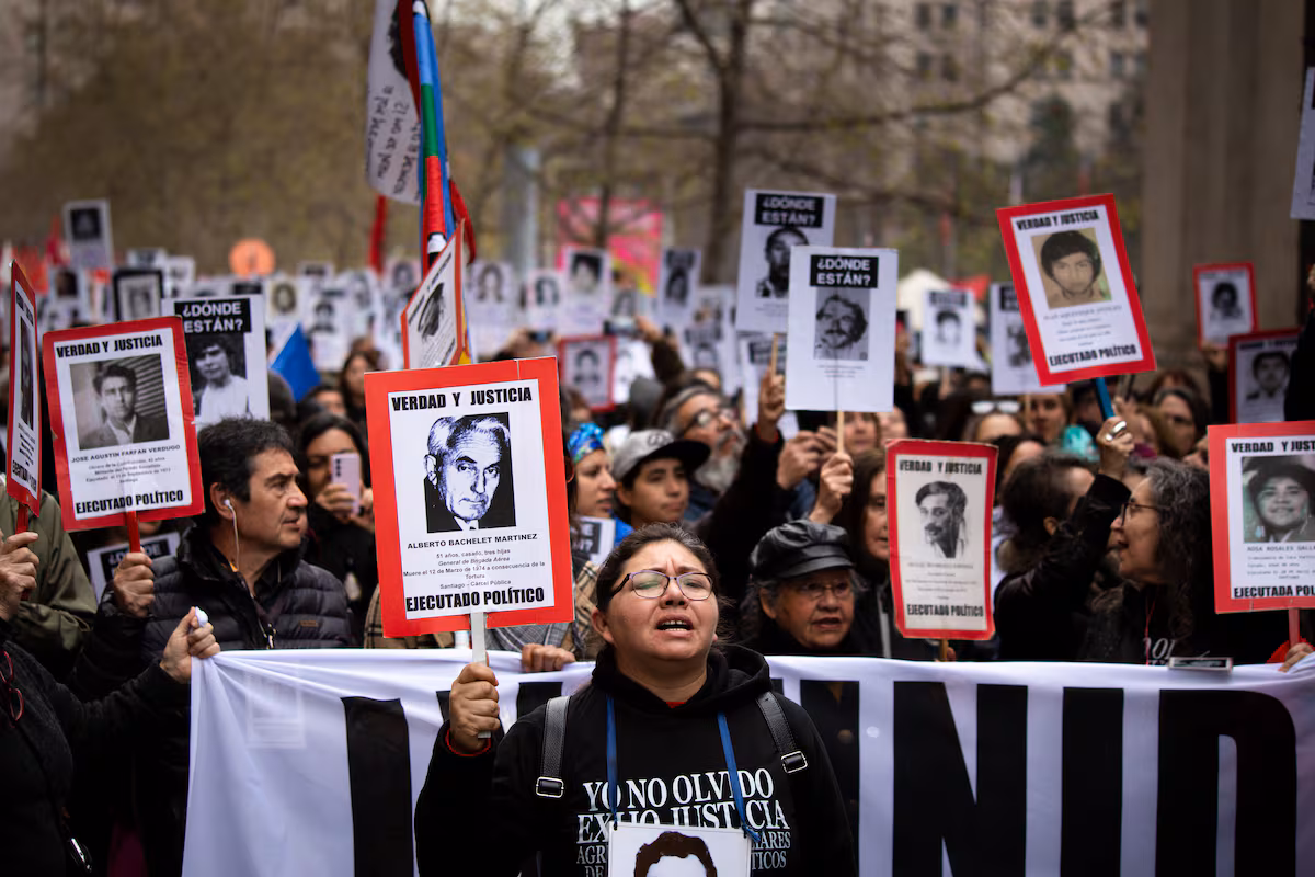 Víctimas de la dictadura de Pinochet lamentan triunfo de Kast en Chile
