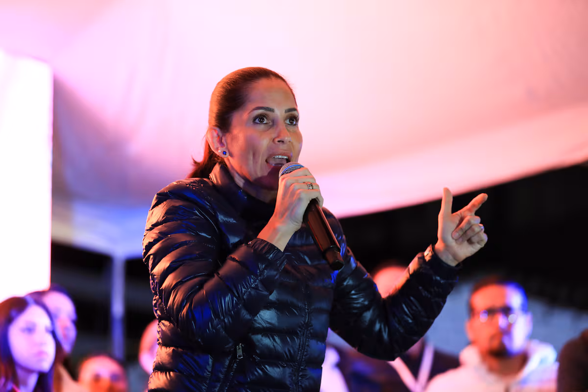 Allanan casa de Luisa González por posible financiación ilegal desde Venezuela