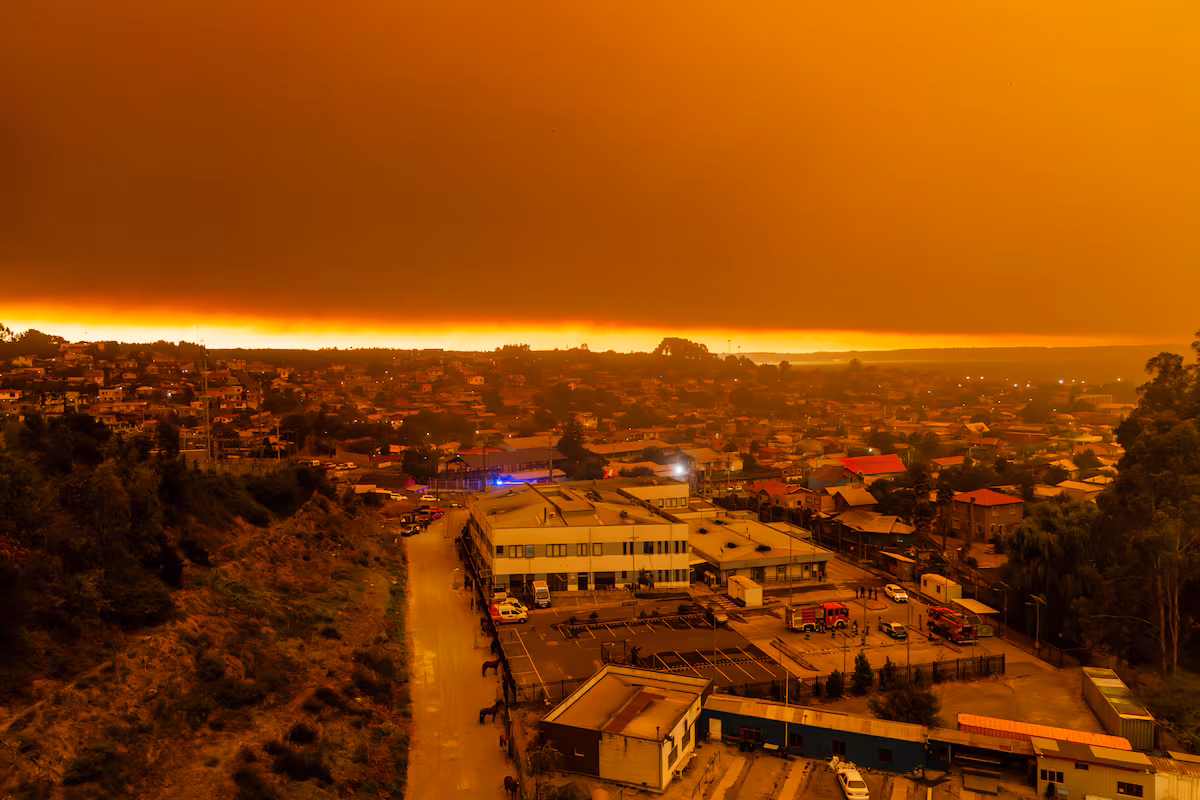 Boric y Kast se unen en La Moneda tras devastador megaincendio
