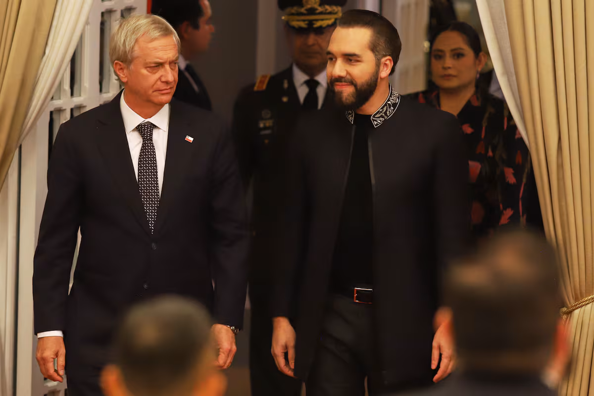 José Antonio Kast solicita apoyo a Bukele para reformar el sistema penitenciario