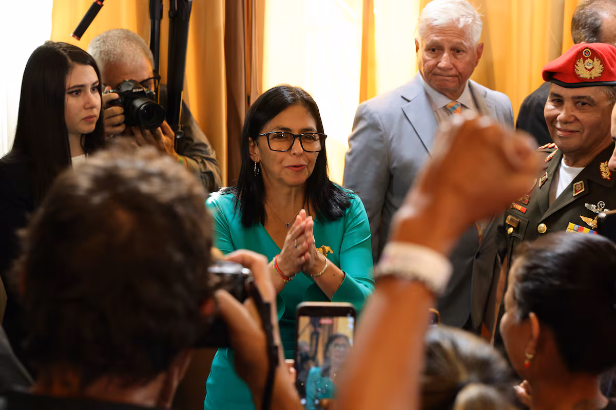 La CIA sugiere a Delcy Rodríguez liderar Venezuela ante temor por Machado