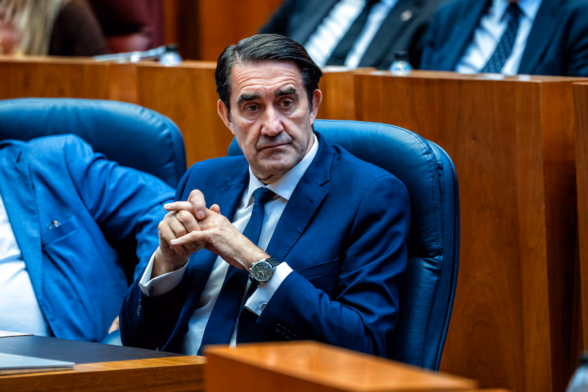 Mañueco destituye a Quiñones, su consejero, en plena crisis de incendios