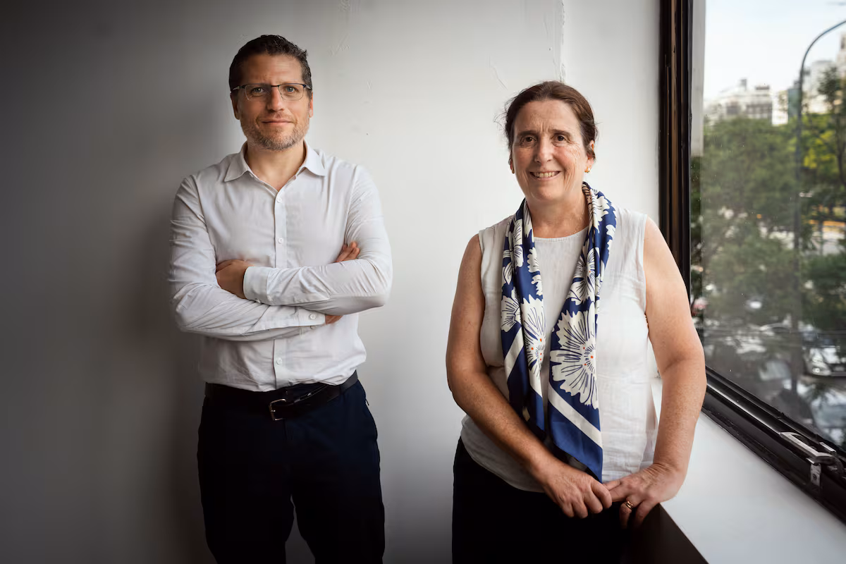 Milei: Argentina Retrocede a los Noventa y Desafía al Mundo