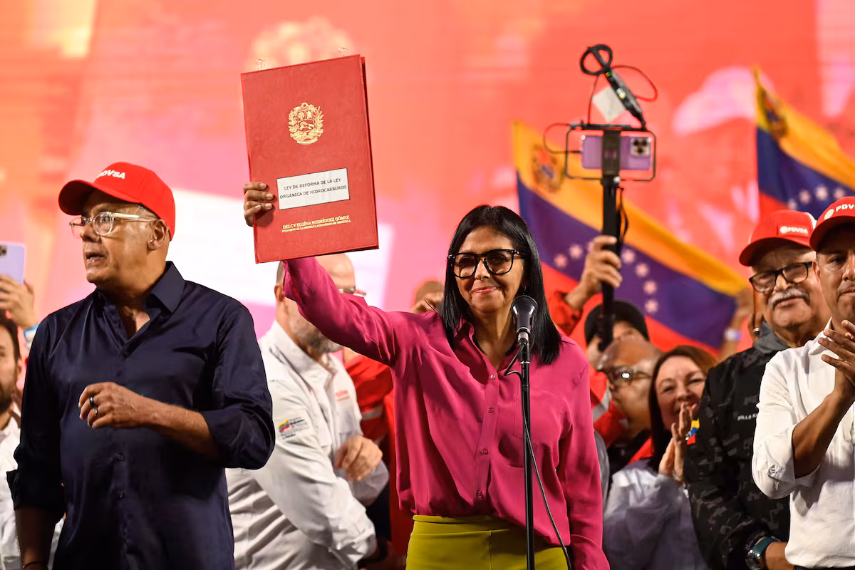 Venezuela autoriza inversión extranjera para potencializar su industria petrolera