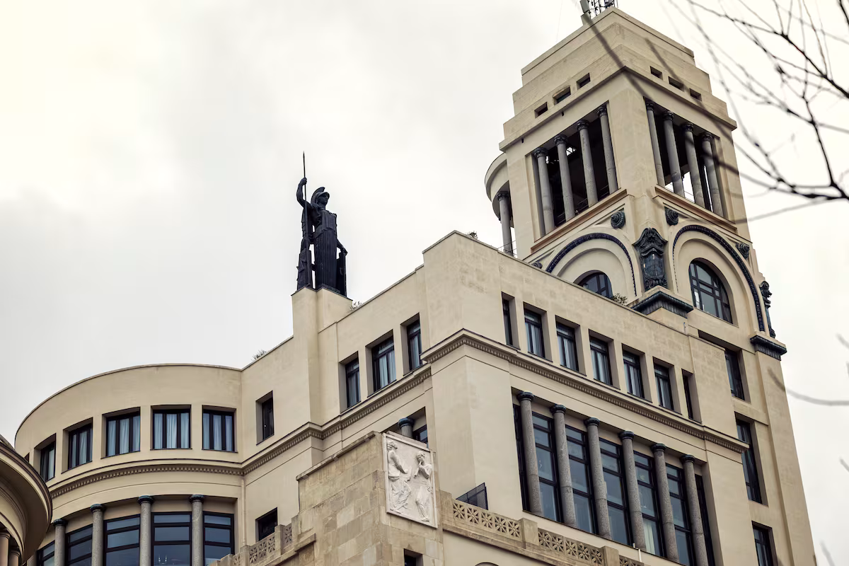 72 instituciones exigen a Ayuso proteger el Círculo de Bellas Artes en Madrid