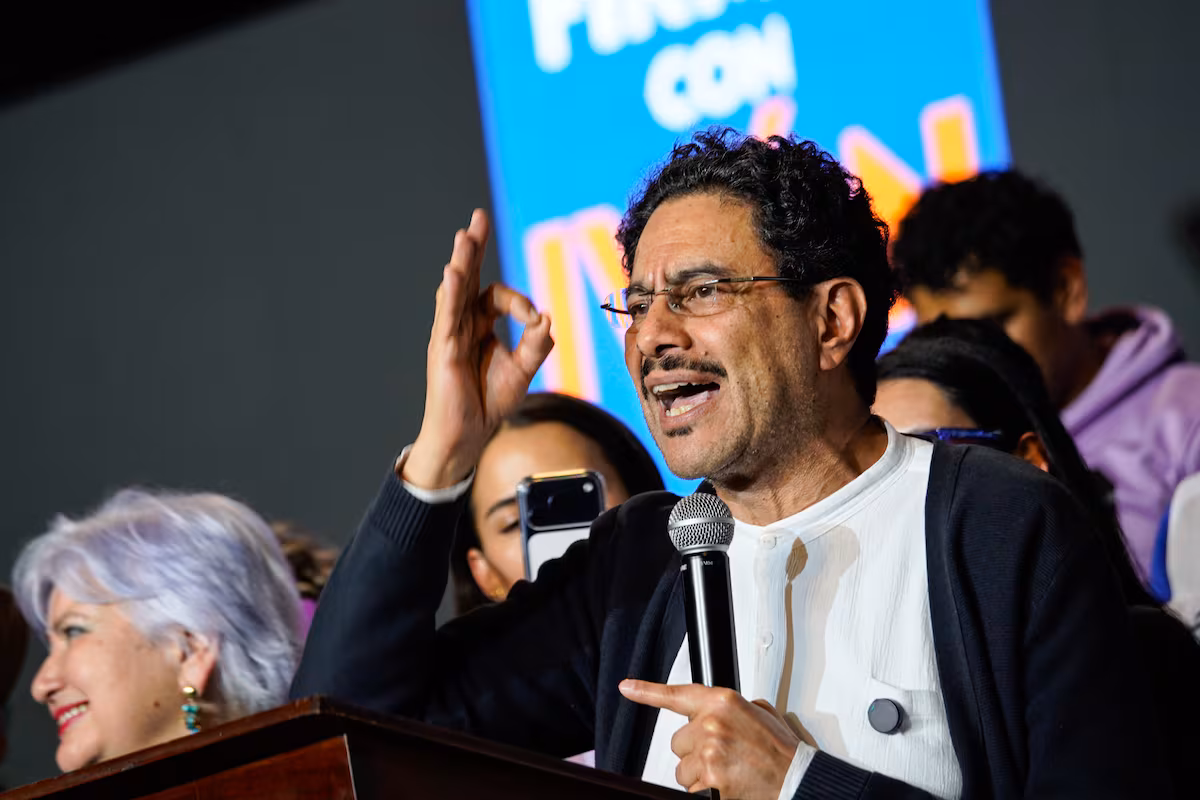 CNE decide sobre ingreso de Iván Cepeda a consulta del progresismo