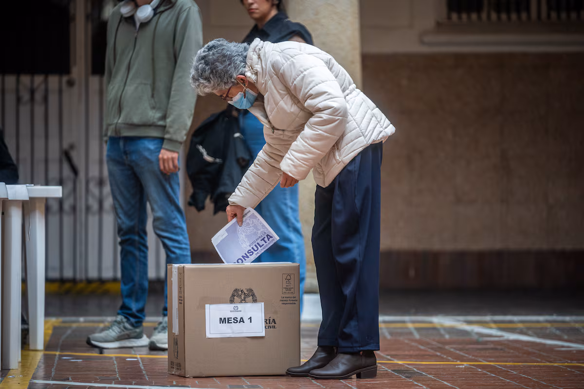 CNE y Consultas: Normativas Abundantes, Democracia Limitada en Venezuela