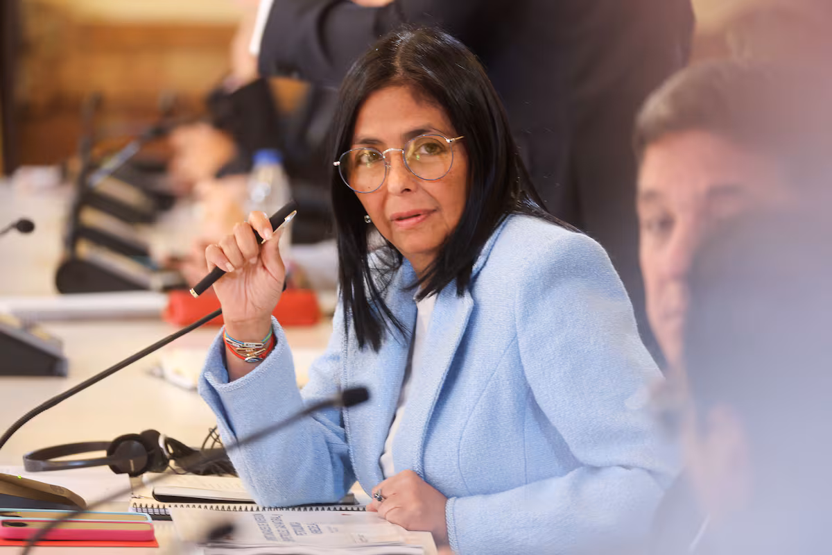 Delcy Rodríguez y Petro acuerdan reunión tras conversación telefónica