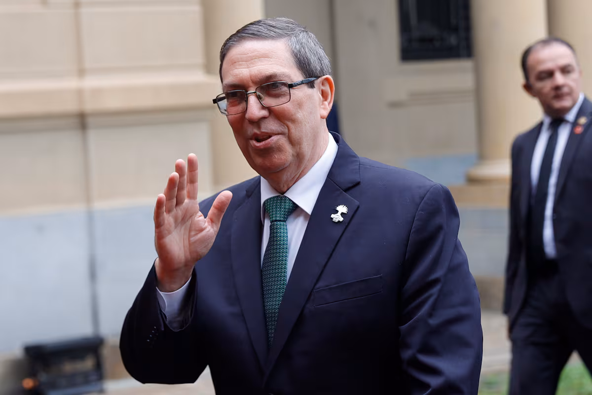 España ofrece alimentos y medicinas a Cuba, pero excluye el petróleo