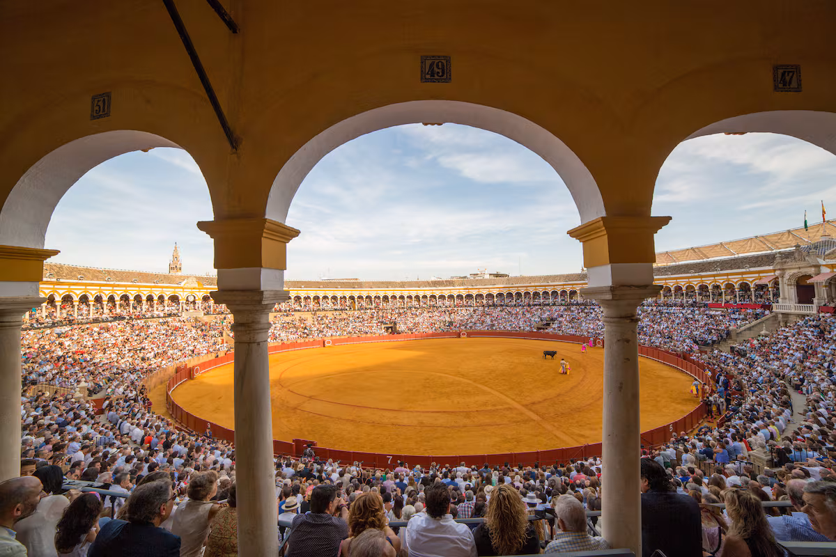 Feria de Abril en Sevilla: Toros y Tradición en un Solo Lema