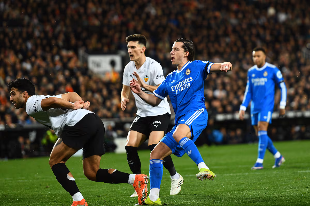 Gayà anticipa nervios en Valencia - Real Madrid: "Ser aficionado es complicado"