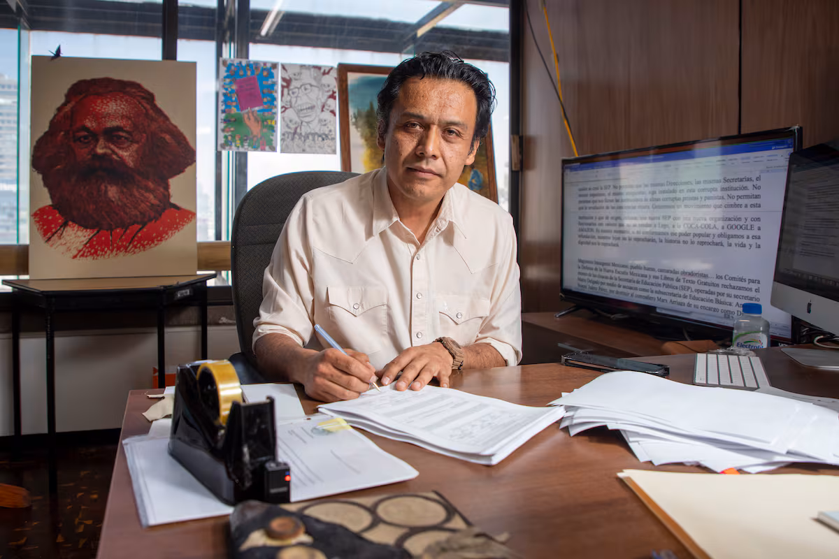 Marx Arriaga promete permanecer en la SEP: 'Hasta cuatro días más'