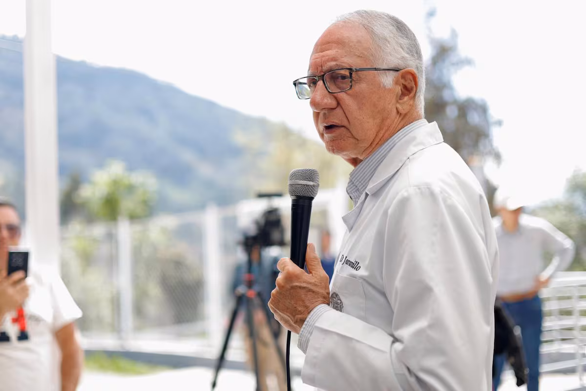 Más de 200 organizaciones acusan al ministro de Salud por el caso Kevin Acosta