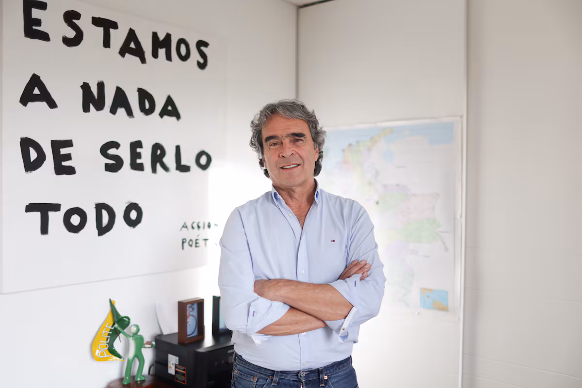 Sergio Fajardo se opone a la consulta de Claudia López