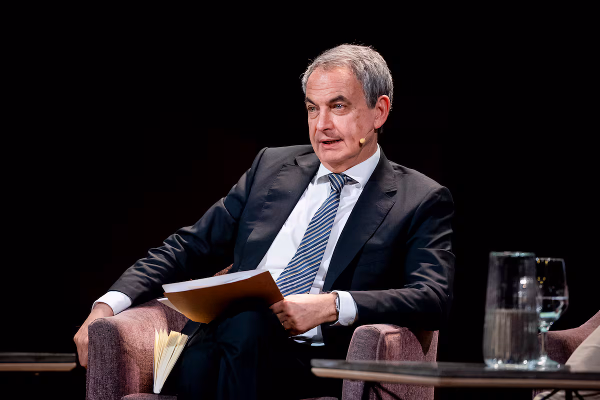 Zapatero llega a Caracas para reunión clave con Delcy Rodríguez