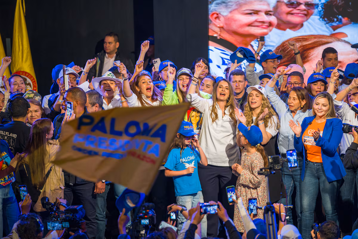 Campaña Polémica en [Lugar]: Banderas Extranjeras Generan Controversia