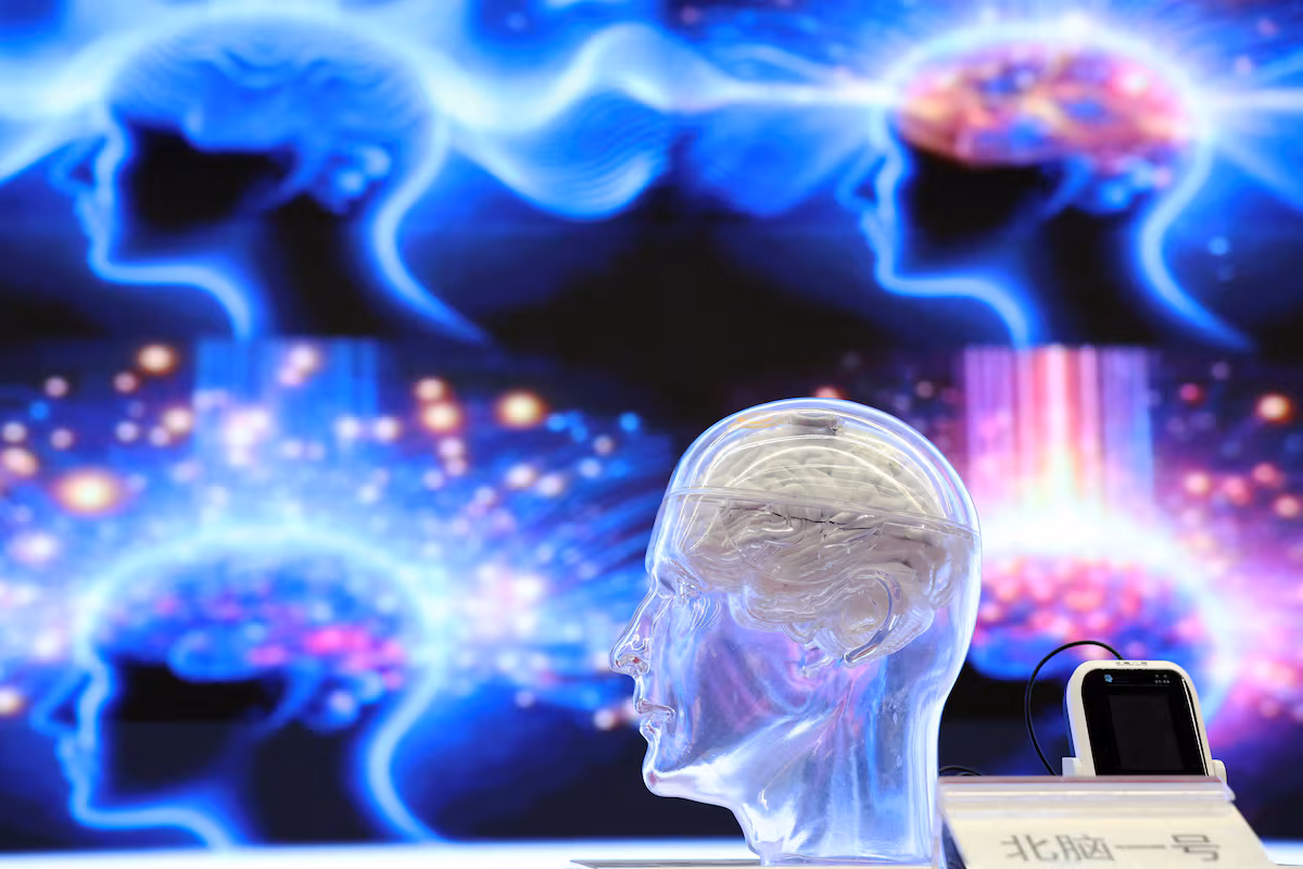 China impulsa la revolución de los implantes cerebrales con innovaciones avanzadas.