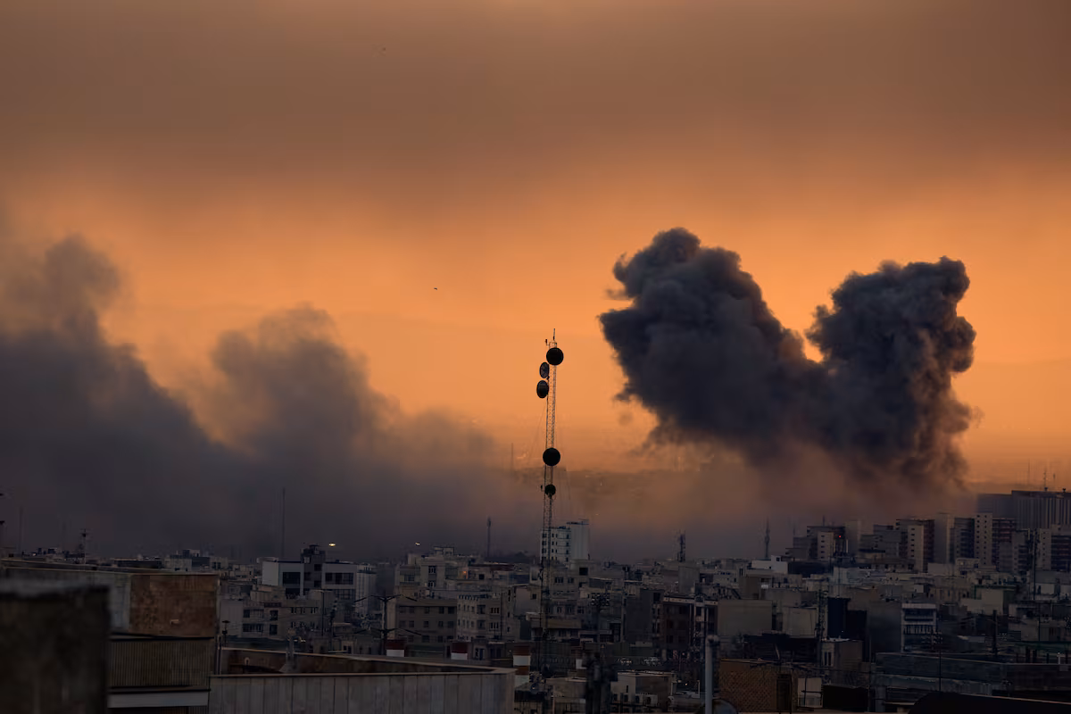 EE.UU. e Israel atacan Irán: Francia y aliados refuerzan Chipre