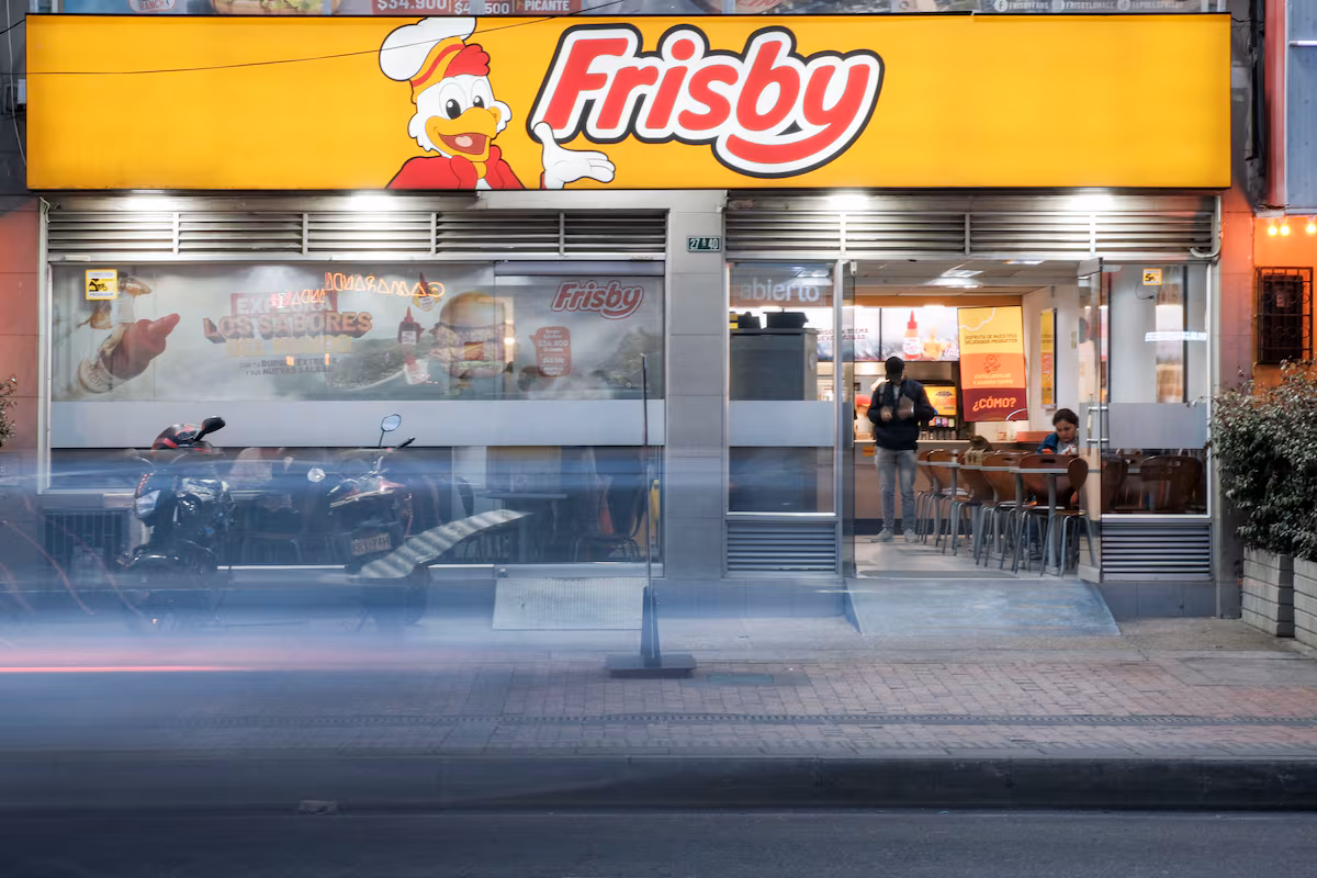 Frisby España triunfa en juicio y abre restaurantes en Madrid y Barcelona