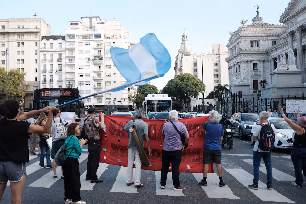 Crisis del PAMI: Médicos inician huelga y agravan la situación en Argentina