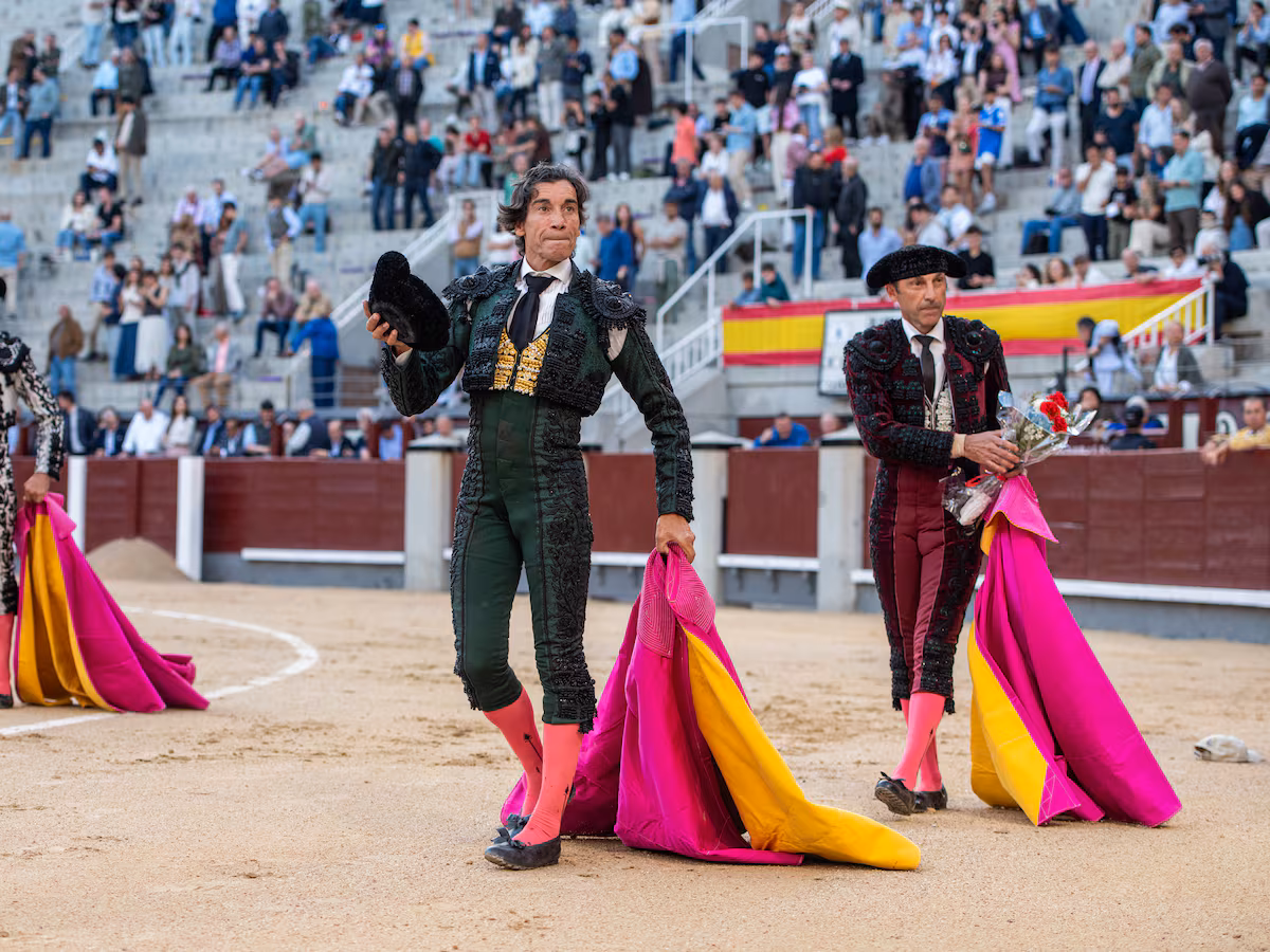Curro Díaz rinde homenaje a su padre con emotiva vuelta al ruedo