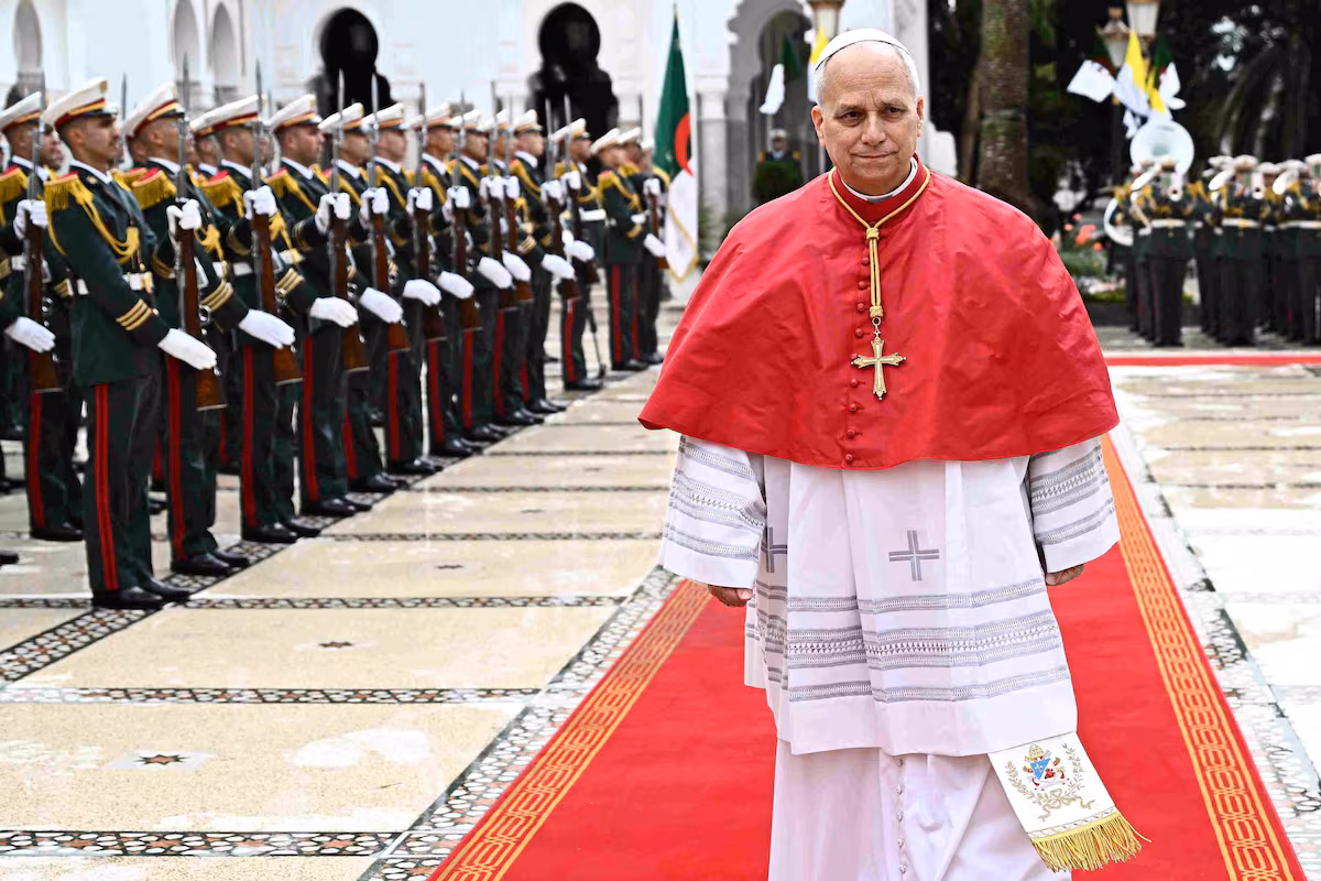 El Papa León XIV se presenta como el anti-Trump en el Vaticano