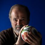 Juan Villoro: La Pasión por el Fútbol como Religión Laica