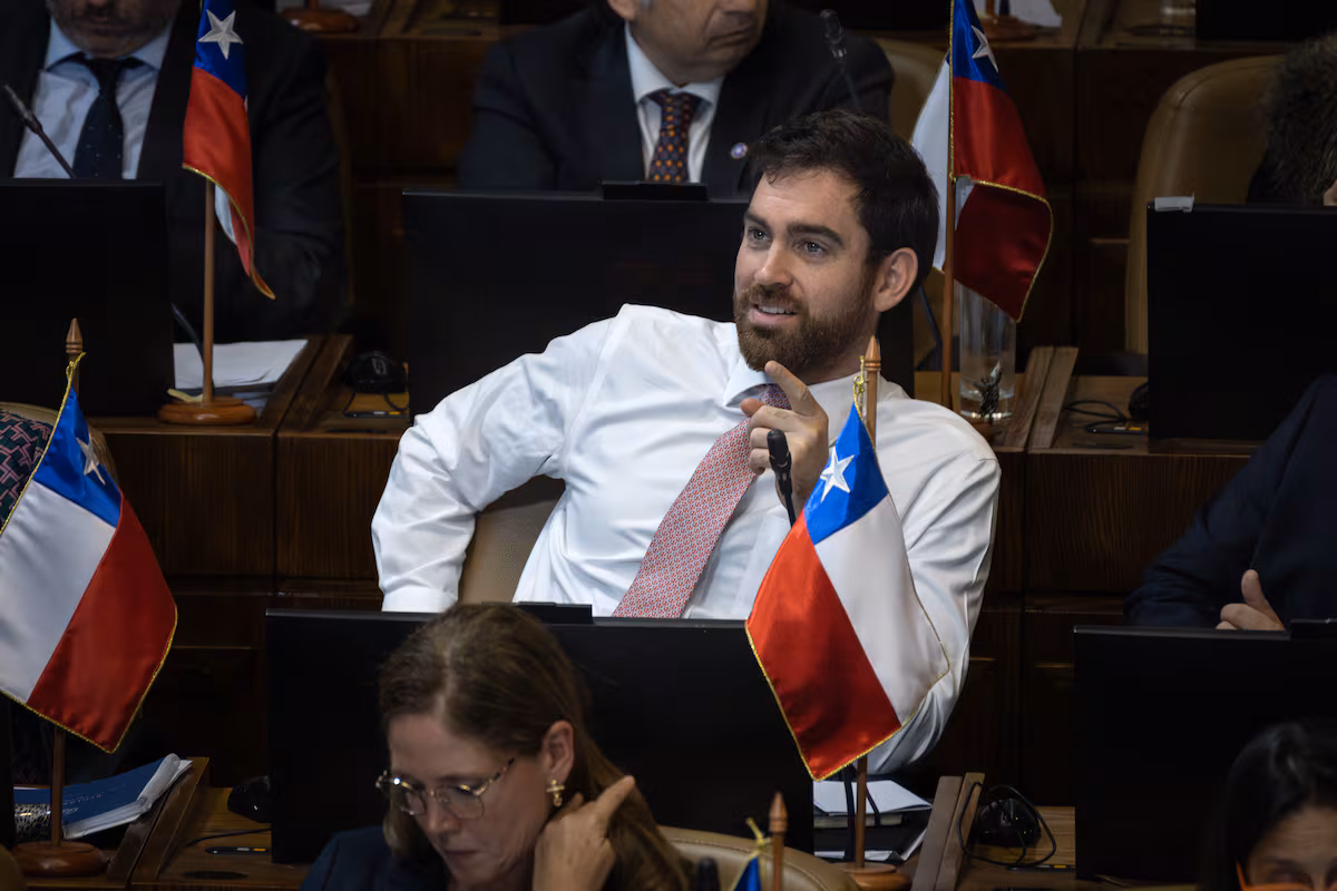 Kast Junior, el boxeador que busca brillar en el Congreso