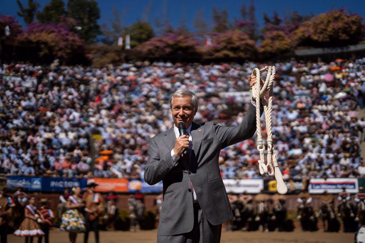 Kast pide apoyo en el rodeo: "Ayúdeme, compadre"