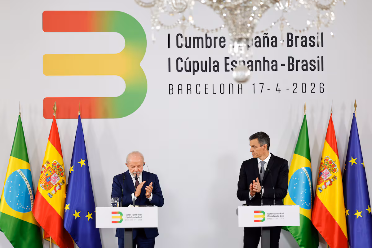 Lula Apoya el “No a la Guerra” de Sánchez Tras Críticas de Ayuso a Brasil