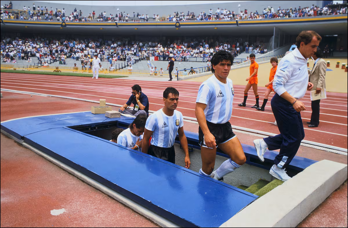 Maradona y su memorable encuentro con Diego Rivera en la UNAM