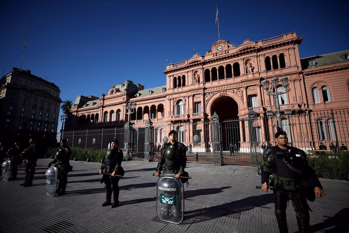 Milei excluye a la prensa en la Casa Rosada por escándalos de corrupción