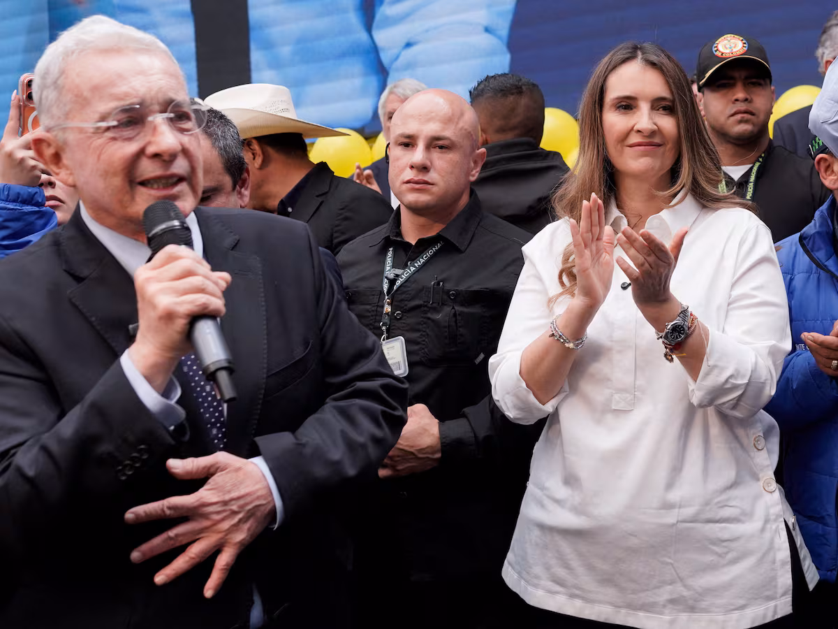 Paloma Valencia sugiere a Álvaro Uribe como ministro de Defensa
