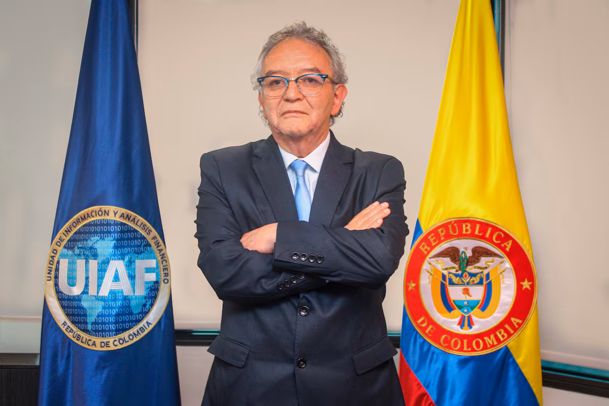 Petro destituye a su jefe de inteligencia financiera por falta de confianza