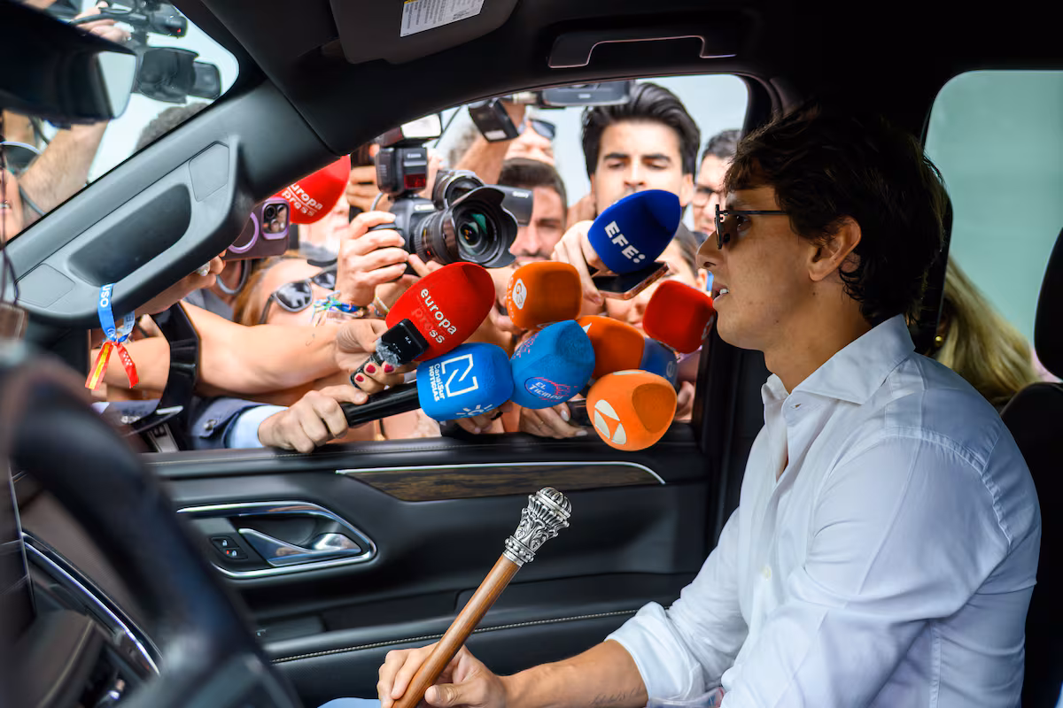 Roca Rey se recupera y recibe alta médica tras grave cornada en Sevilla