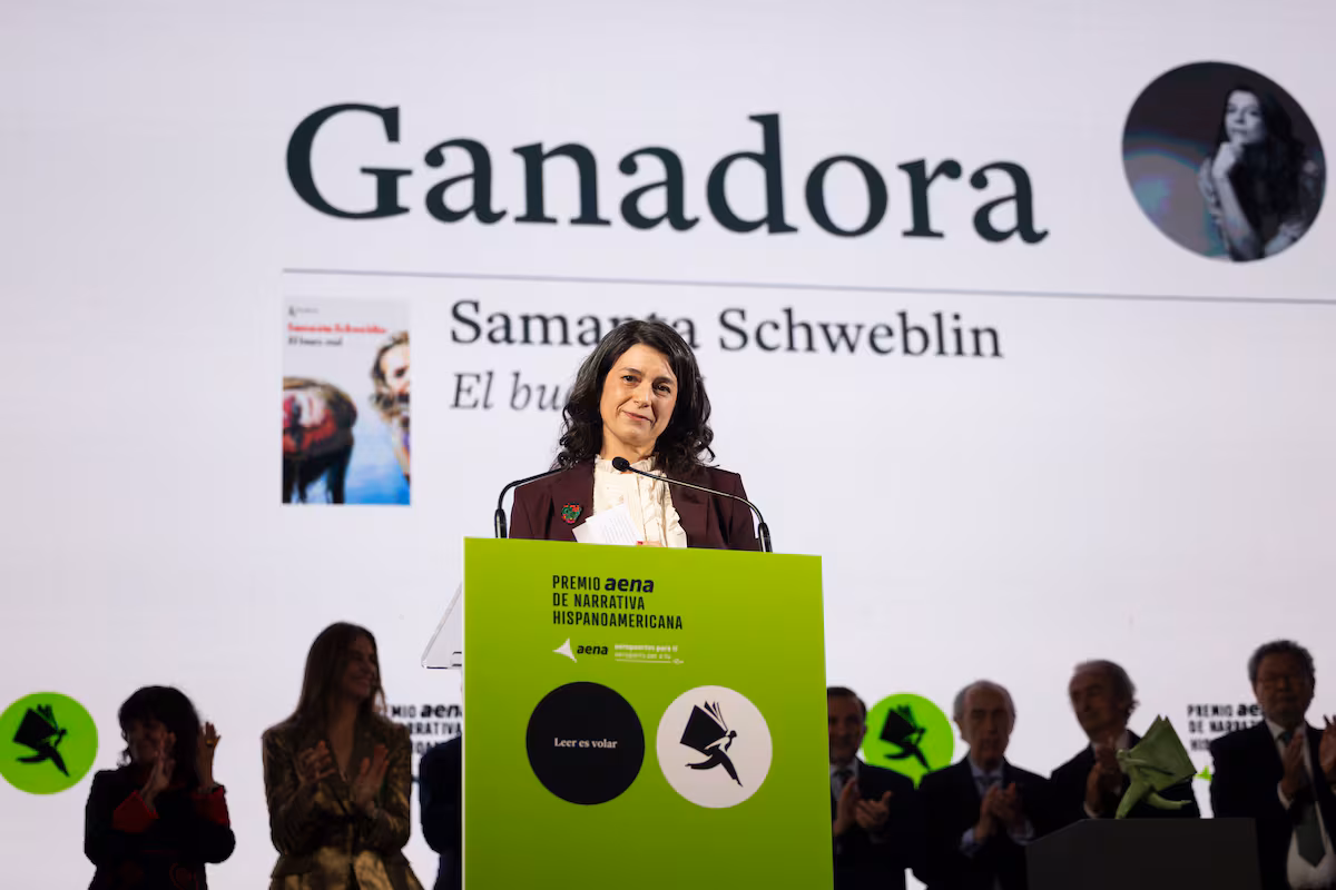 “Samanta Schweblin, ganadora del premio Aena, lo cuenta en 20 páginas”
