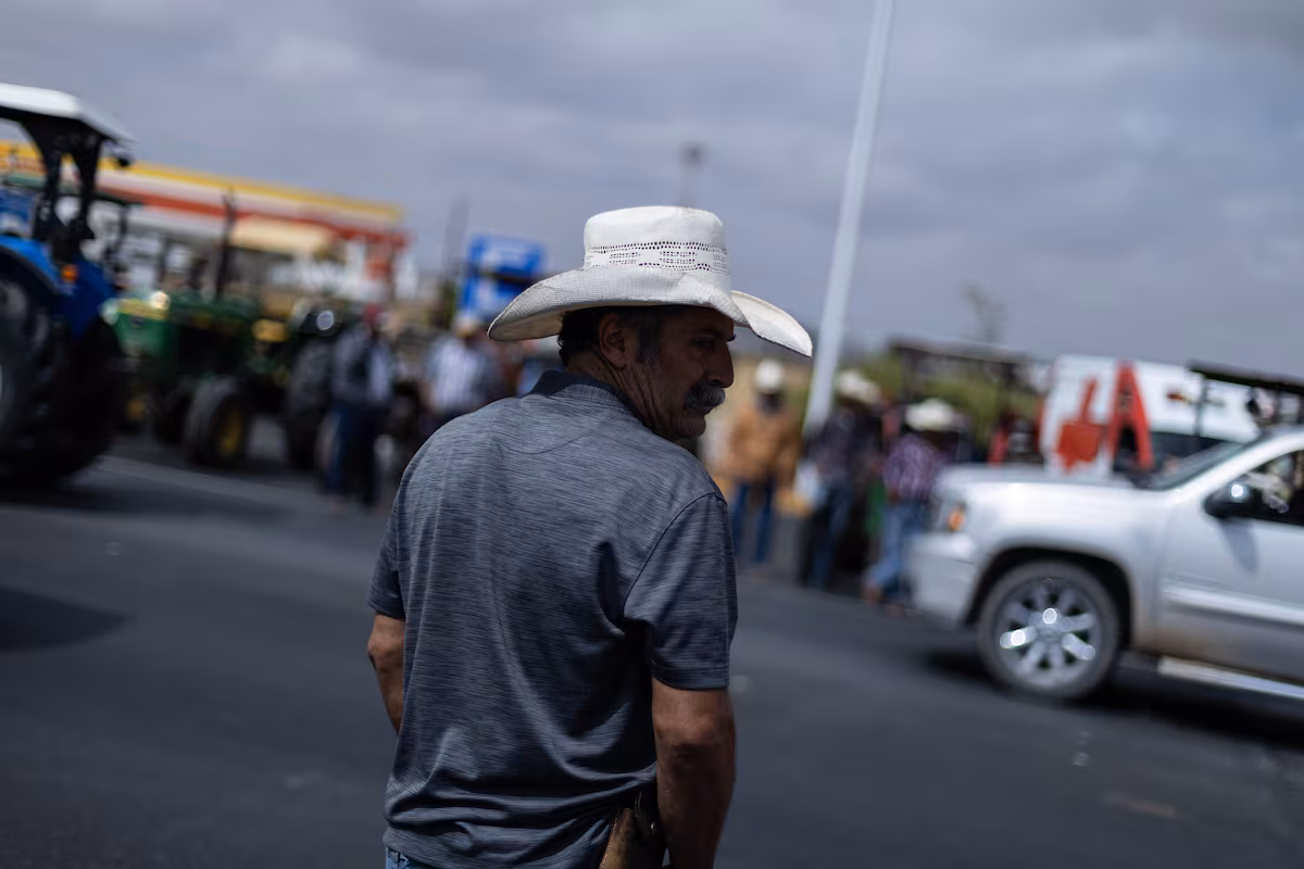 Transportistas y campesinos interrumpen negociaciones con el Gobierno de Sheinbaum