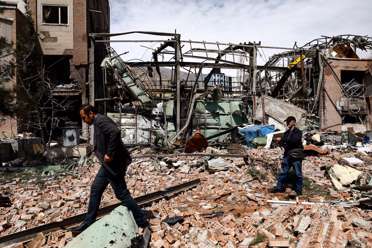 Trump confirma rescate del piloto del caza derribado por Irán en directo