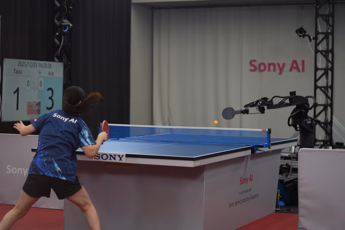 Un robot con IA derrota a campeona de ping-pong en emocionante duelo