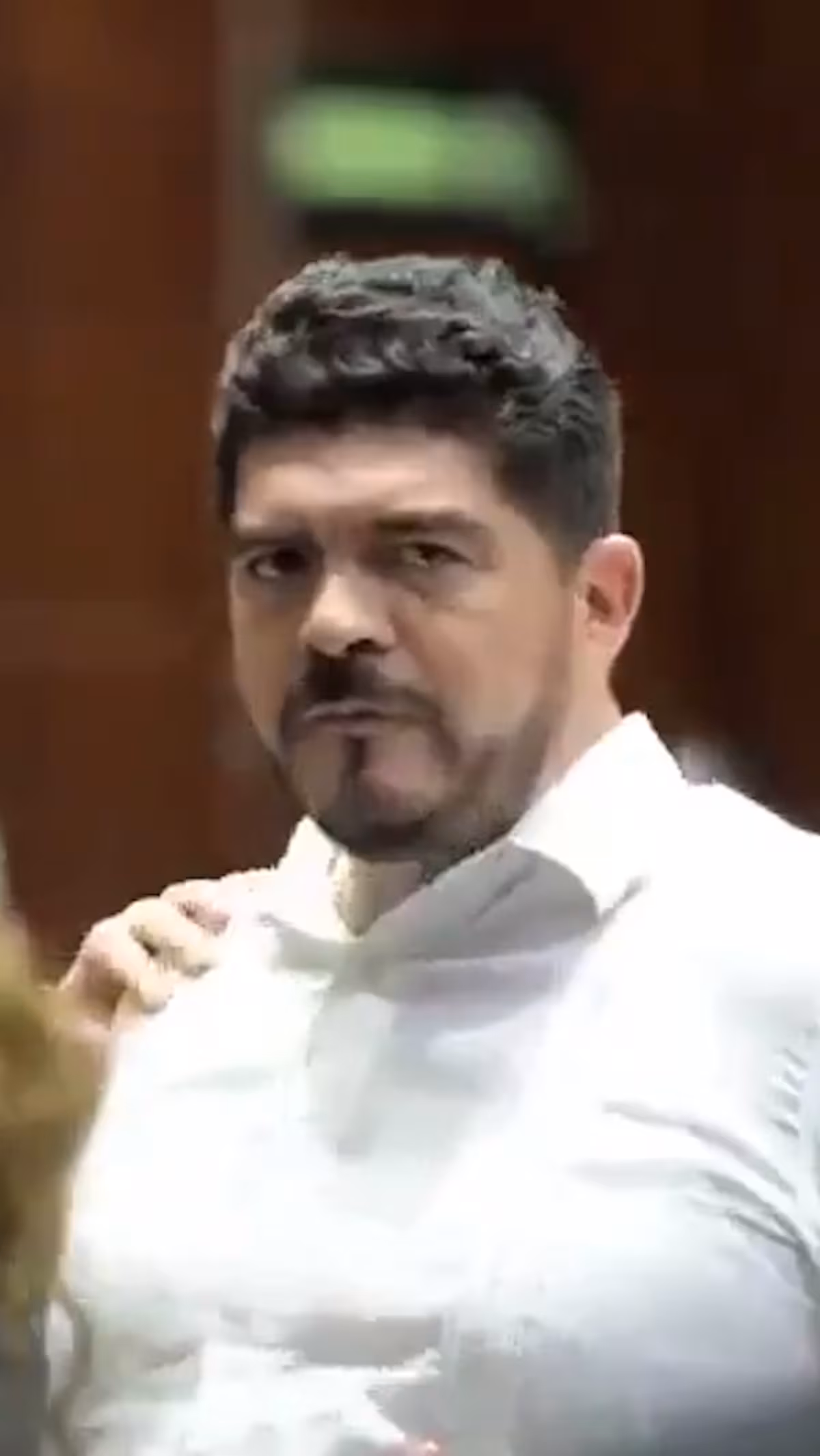 Diputado de Morena se enfrenta a golpes con opositor en el Congreso