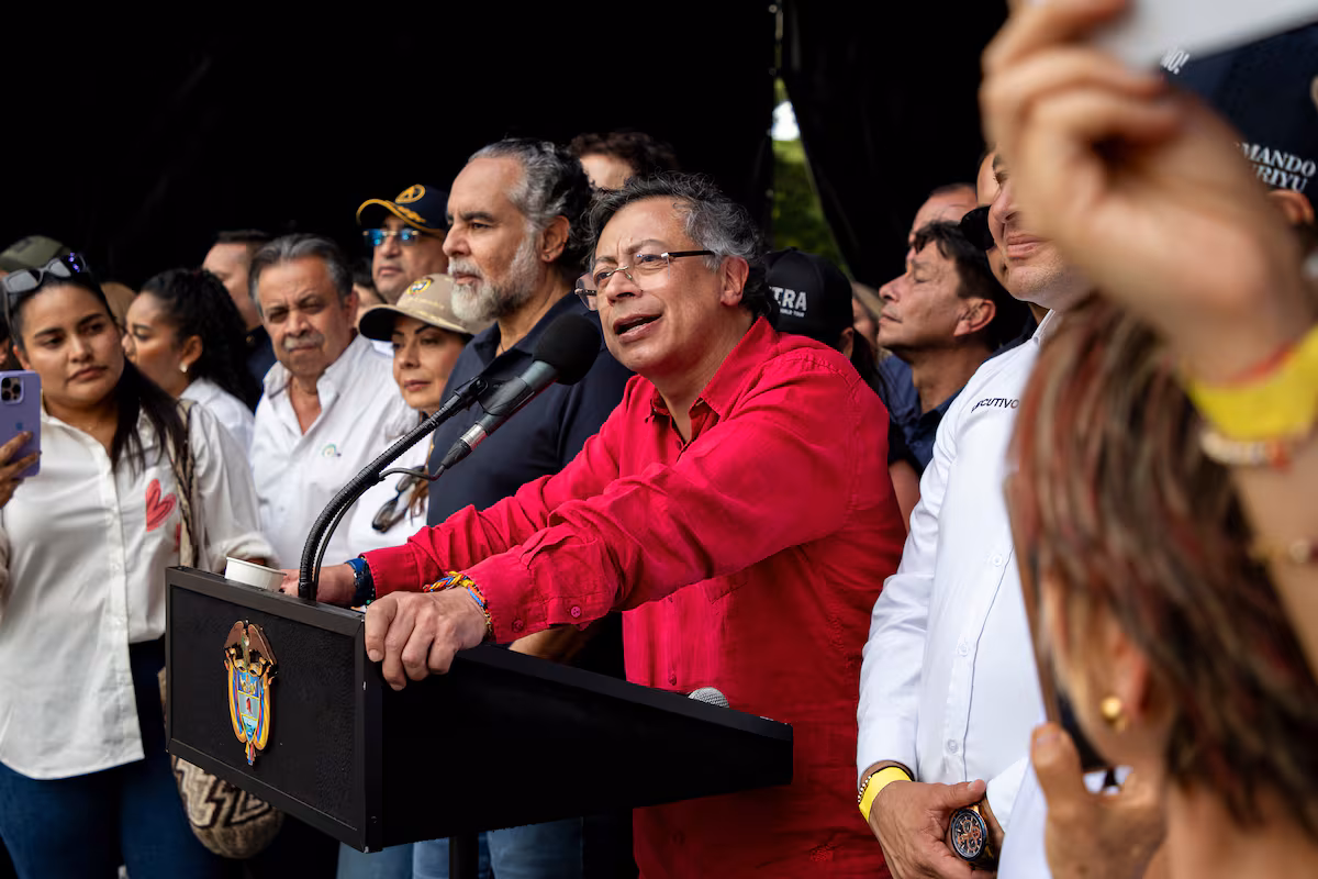Gustavo Petro: Preparativos para abandonar la Presidencia, pero no el poder