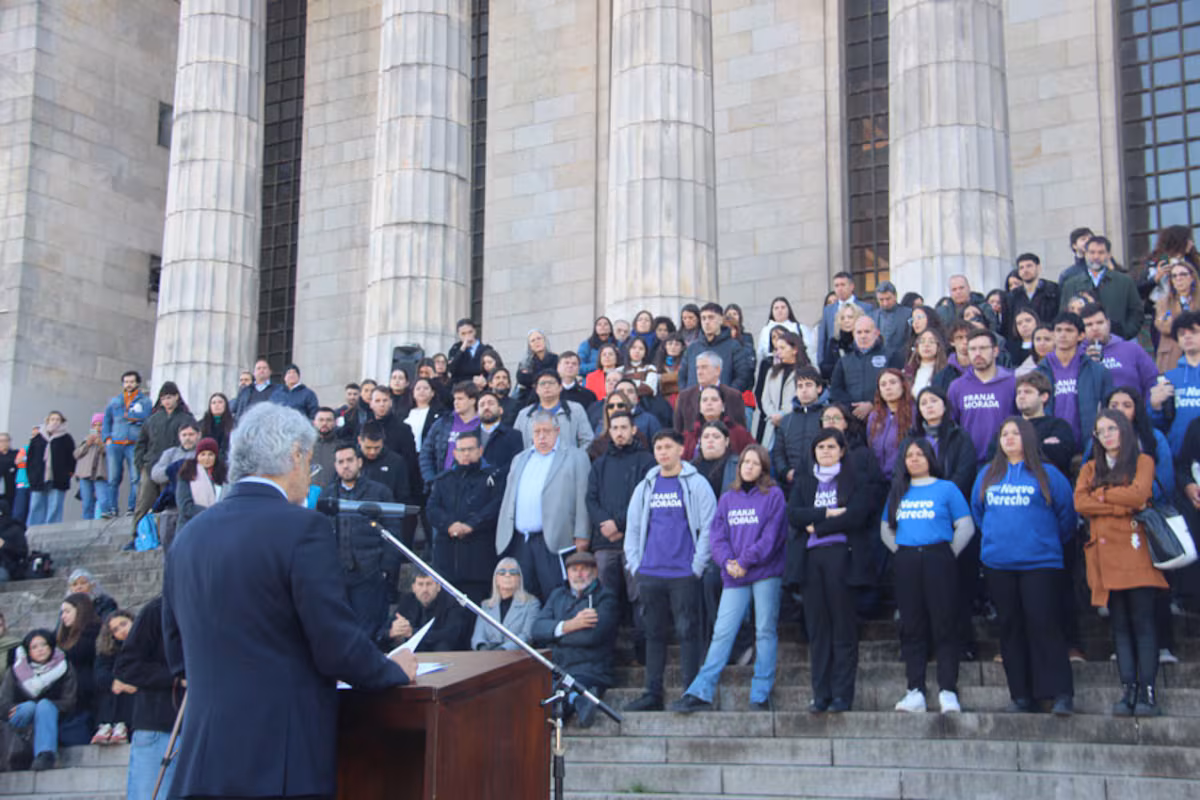 Marcha en Buenos Aires: Universitarios se oponen a la motosierra de Milei