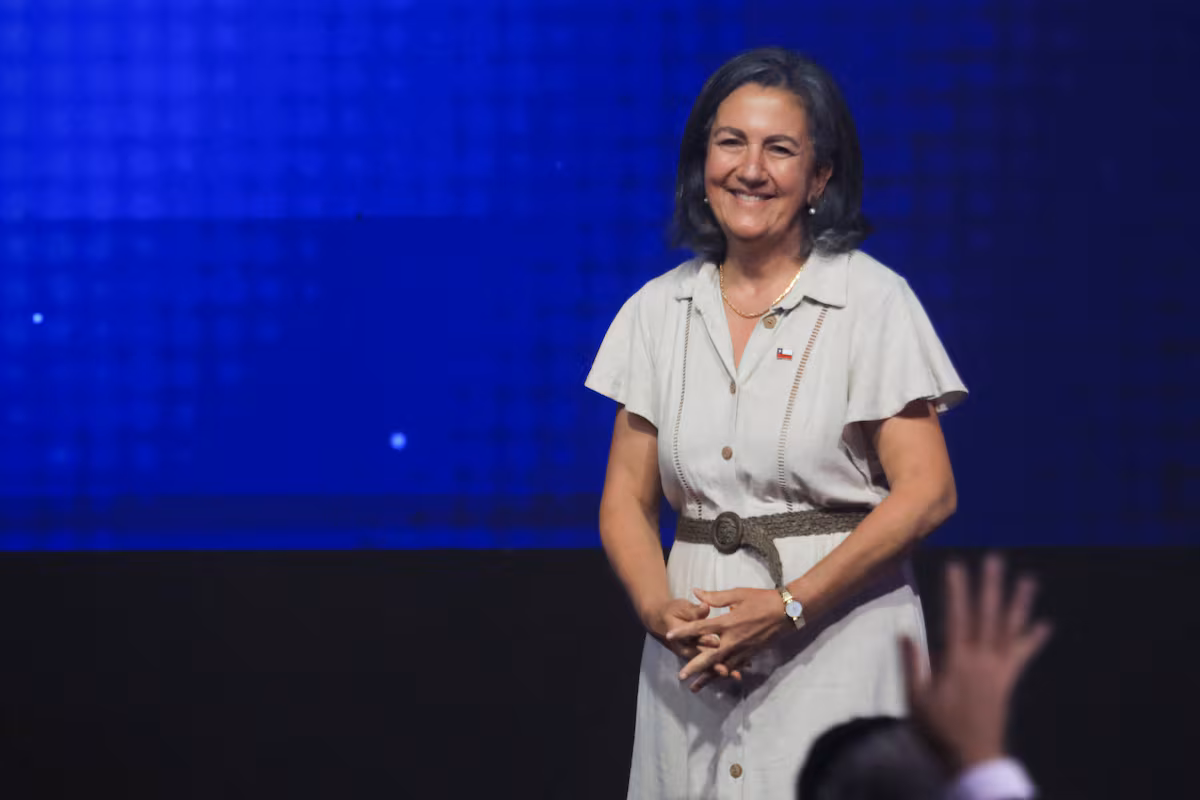 Ministra Chomali rechaza propuesta de informar sobre migrantes en escuelas y hospitales