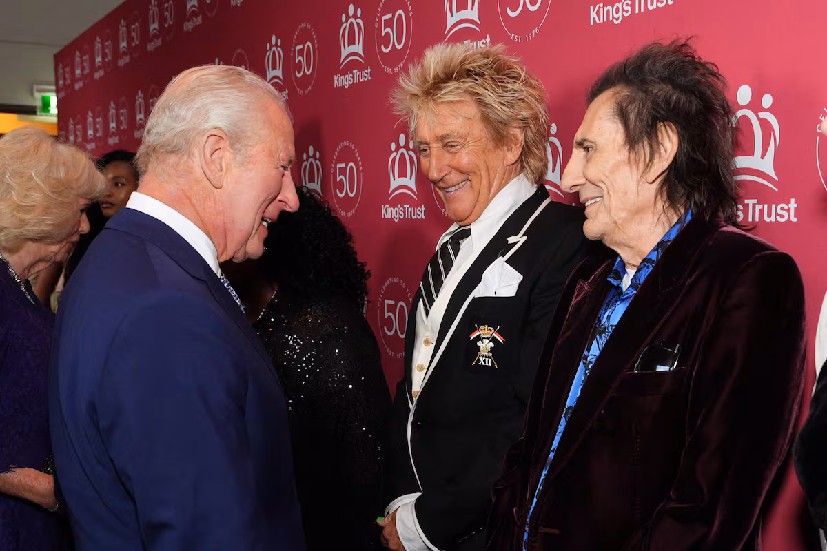 Rod Stewart elogia a Carlos III por su confrontación con Trump